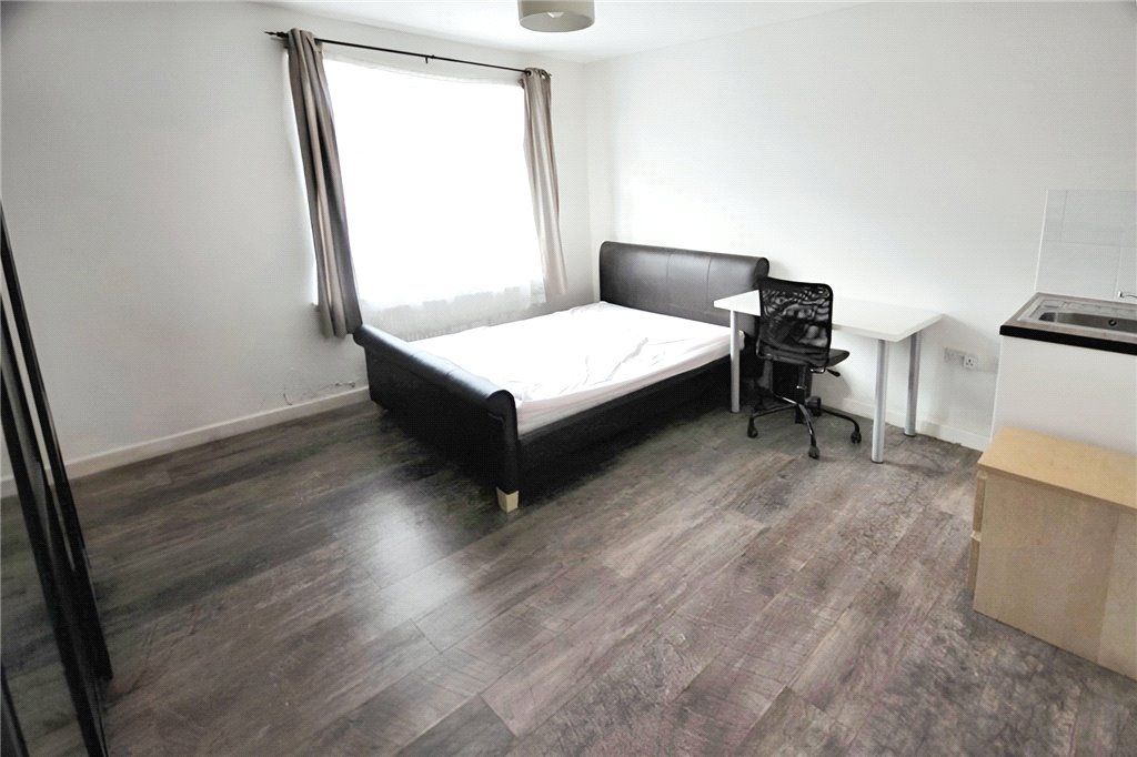 Property photo 1 of 6 Room