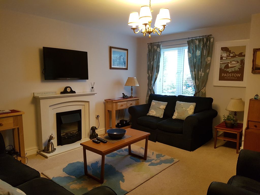 Property photo 3 of 12