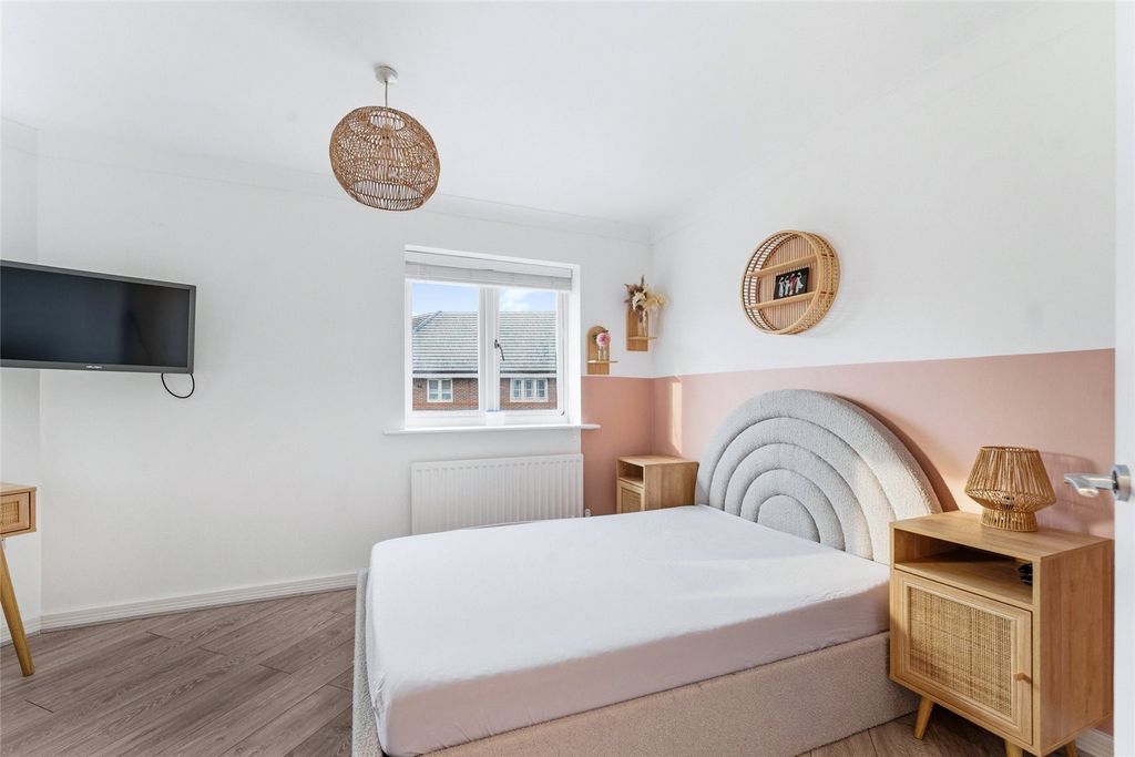 Property photo 3 of 11 Picture No. 12