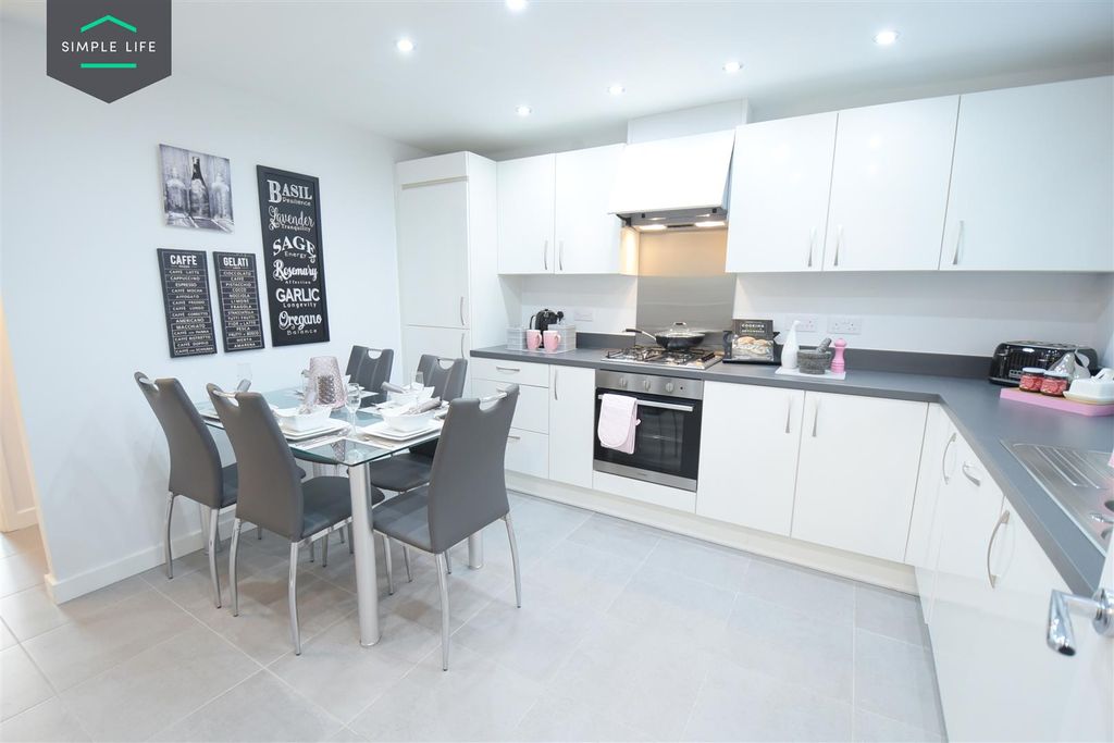 Property photo 3 of 7 Laskill_Kitchen.Jpg