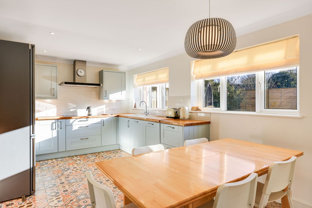 Property photo 3 of 21 Img13