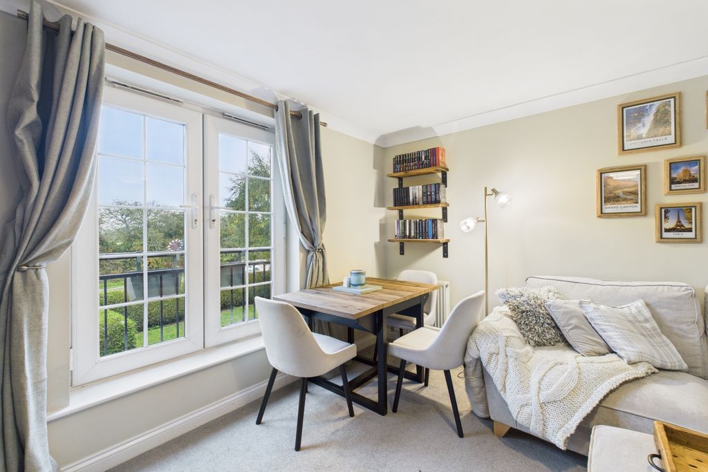 Property photo 3 of 13 Dining Area