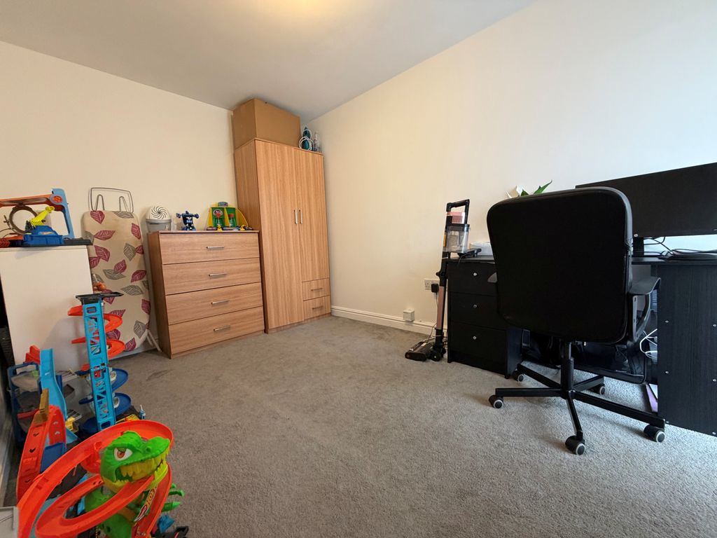 Property photo 3 of 6