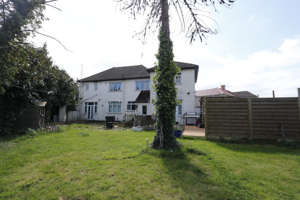 Property photo 3 of 22 4065656