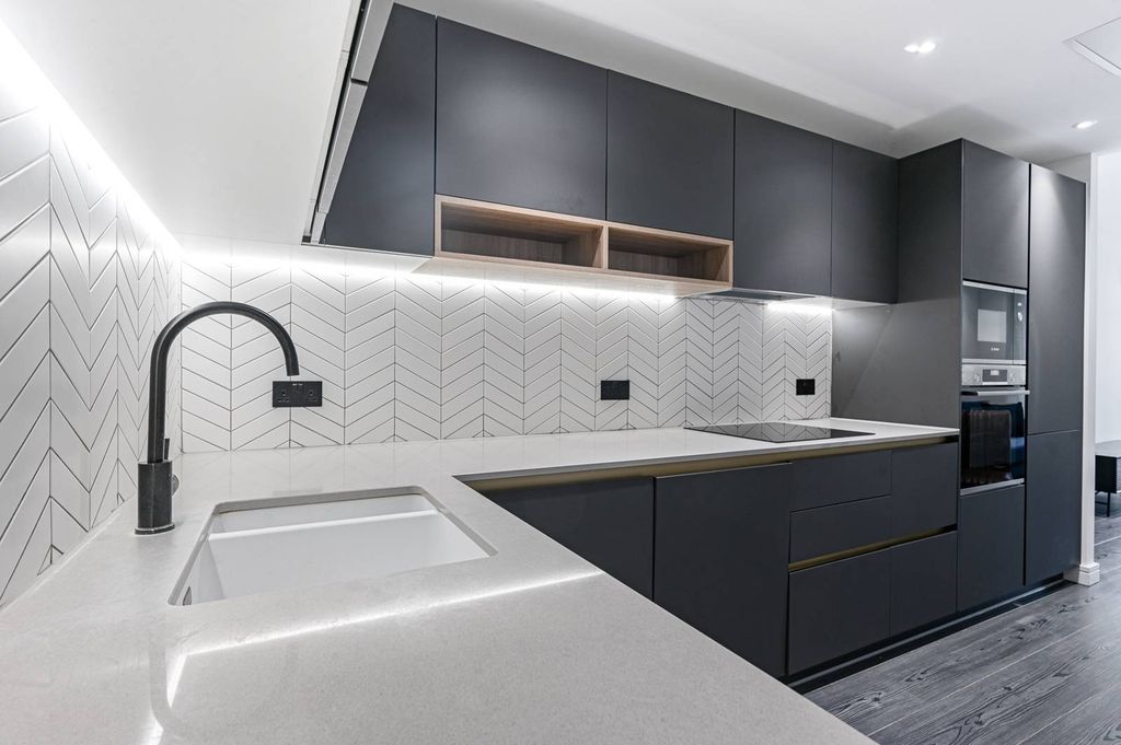 Property photo 3 of 26