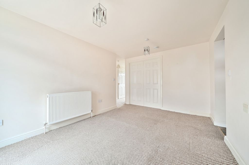Property photo 3 of 22 1333975-2-6890A40Ad331A
