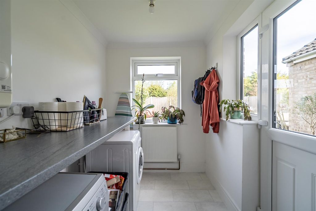 Property photo 3 of 18 Utility Room