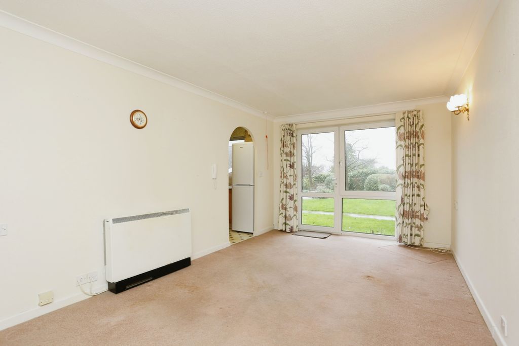 Property photo 2 of 10 Lounge