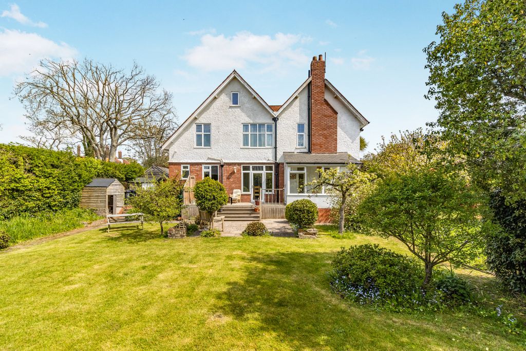 Property photo 3 of 20