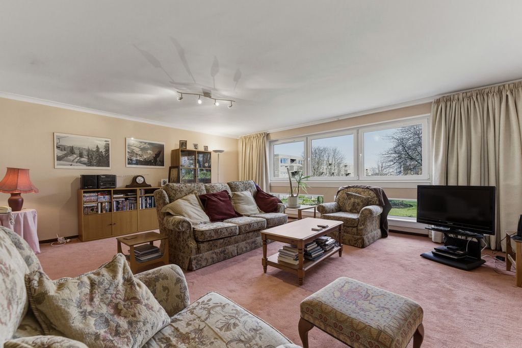 Property photo 2 of 47