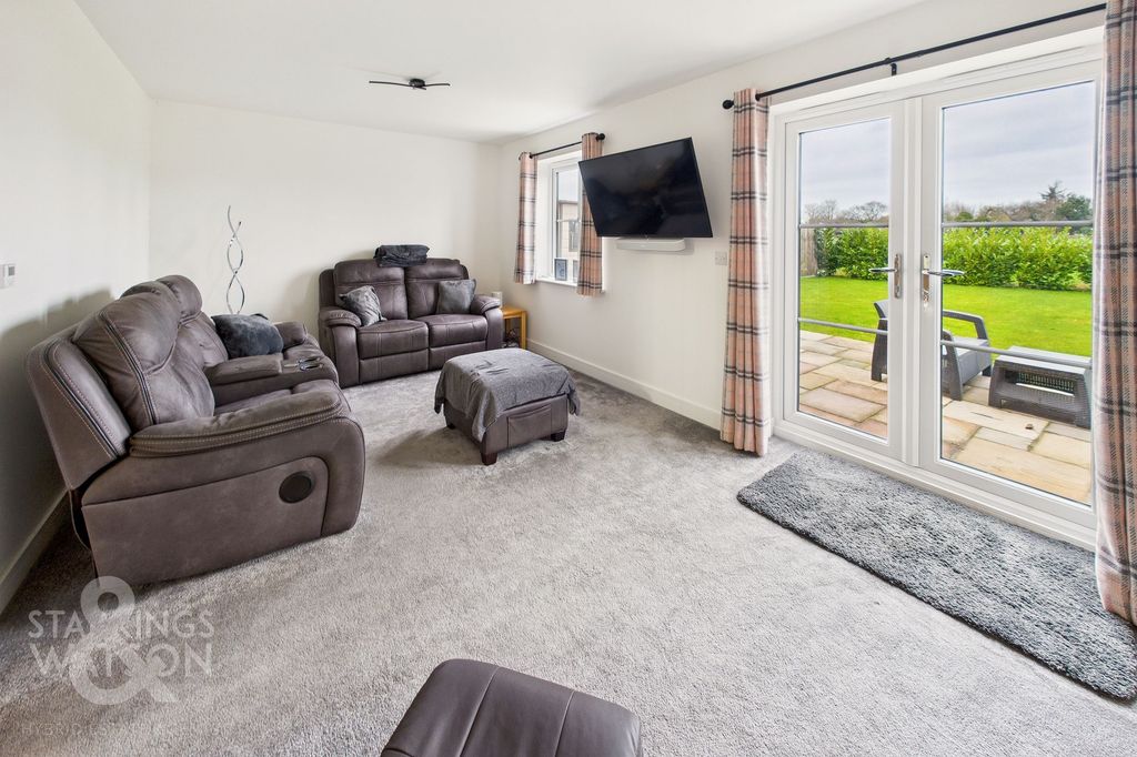 Property photo 2 of 22