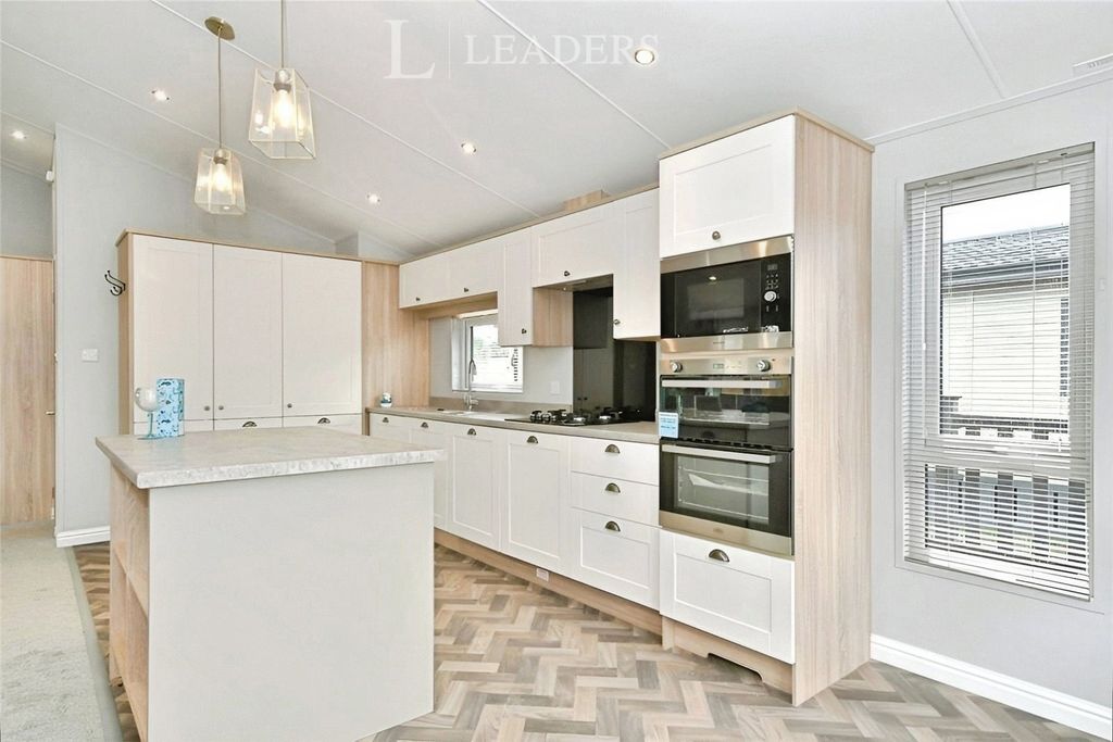 Property photo 3 of 12 Pbox-Img.Jpg