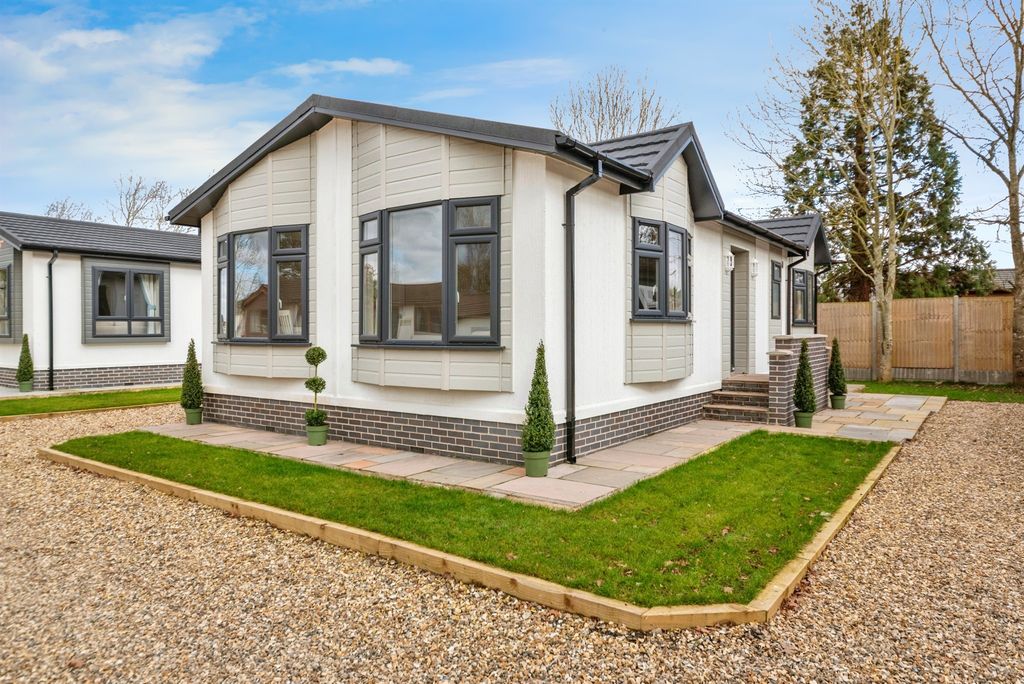 Property photo 1 of 25
