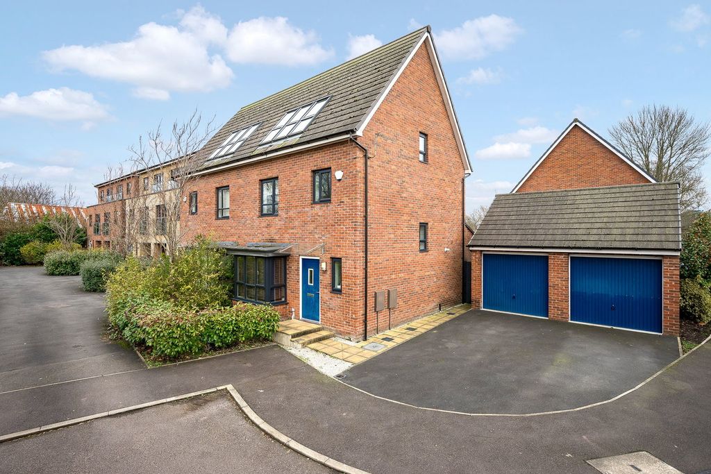 Property photo 1 of 29