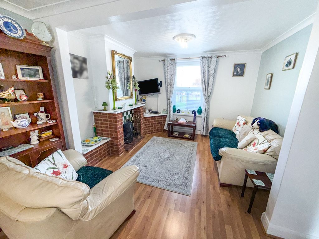 Property photo 2 of 20 Picture No. 16