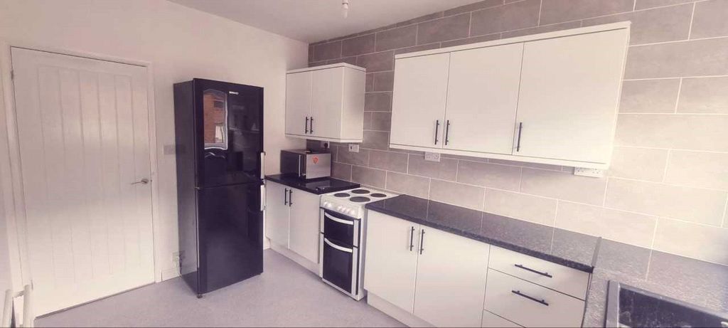 Property photo 2 of 8 Picture No. 04