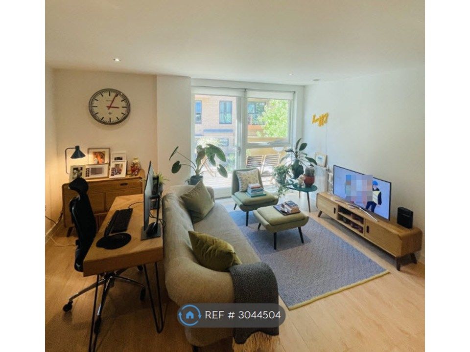 Property photo 2 of 8 Living Area