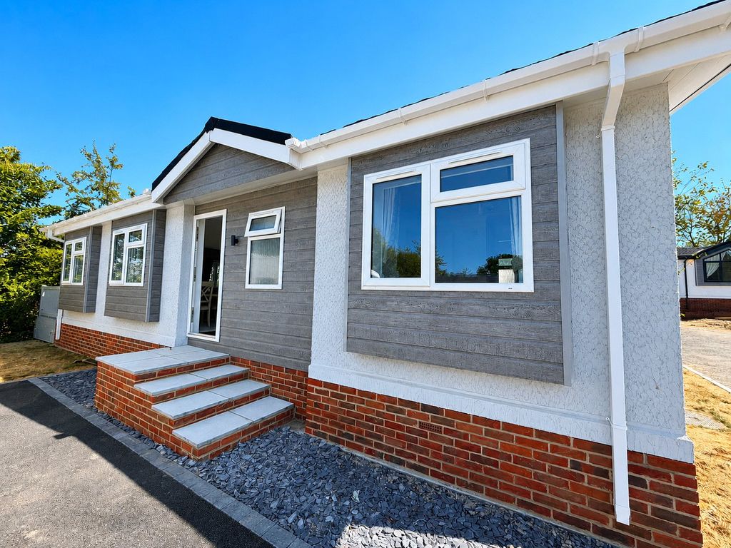 Property photo 1 of 18 Picture No. 01
