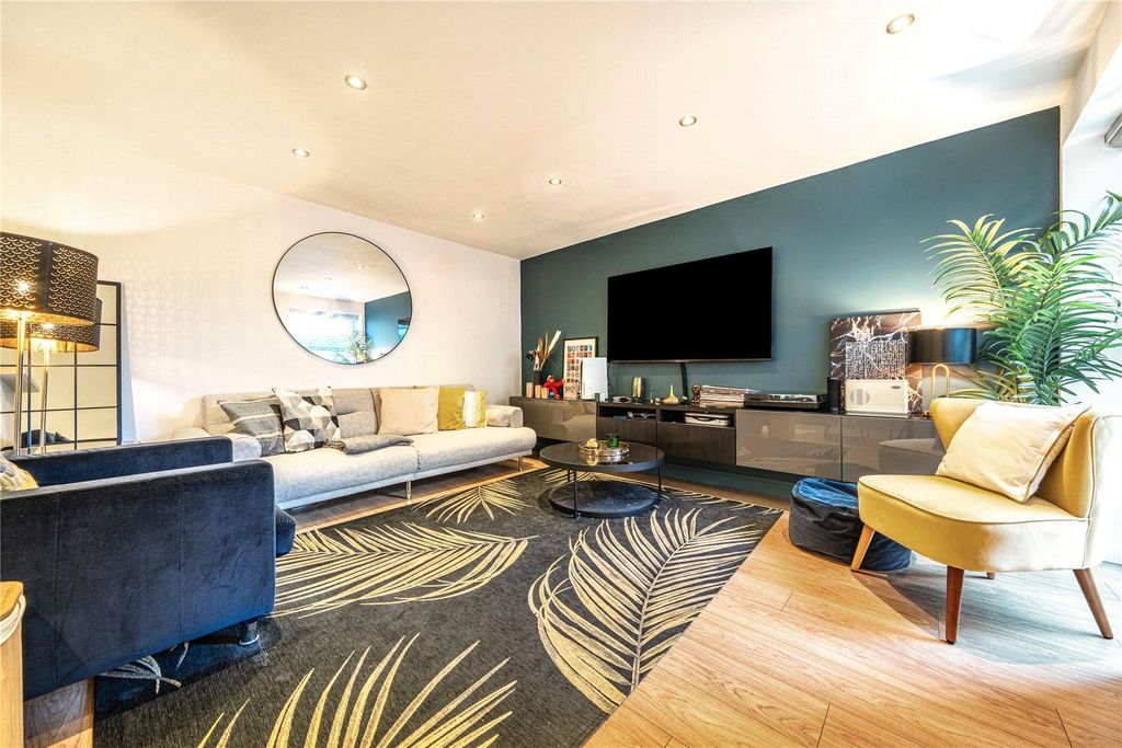 Property photo 2 of 17 Picture No. 02