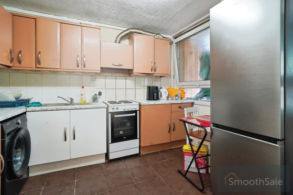 Property photo 3 of 12