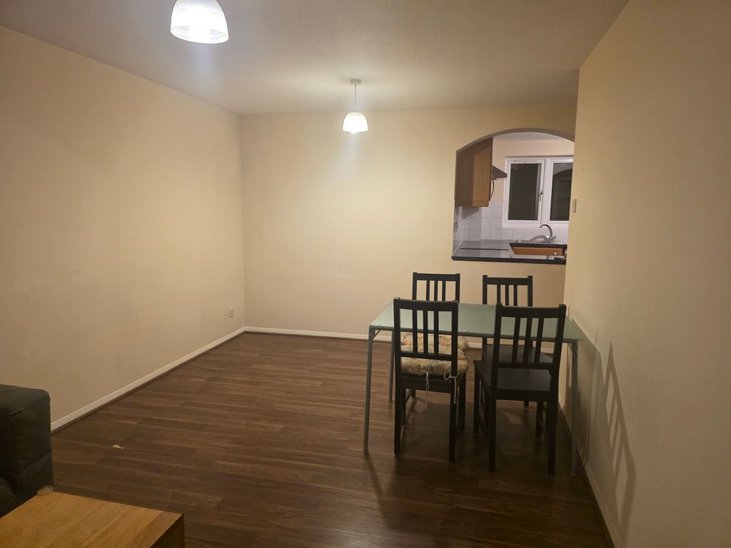 Property photo 3 of 10 Photo 2