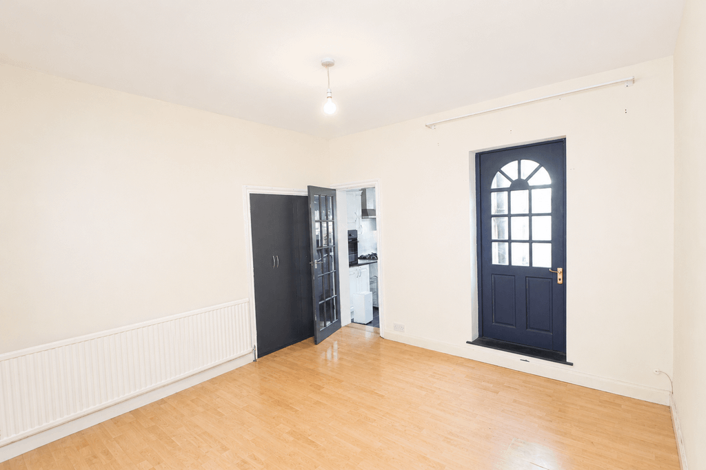 Property photo 2 of 6 Gallery