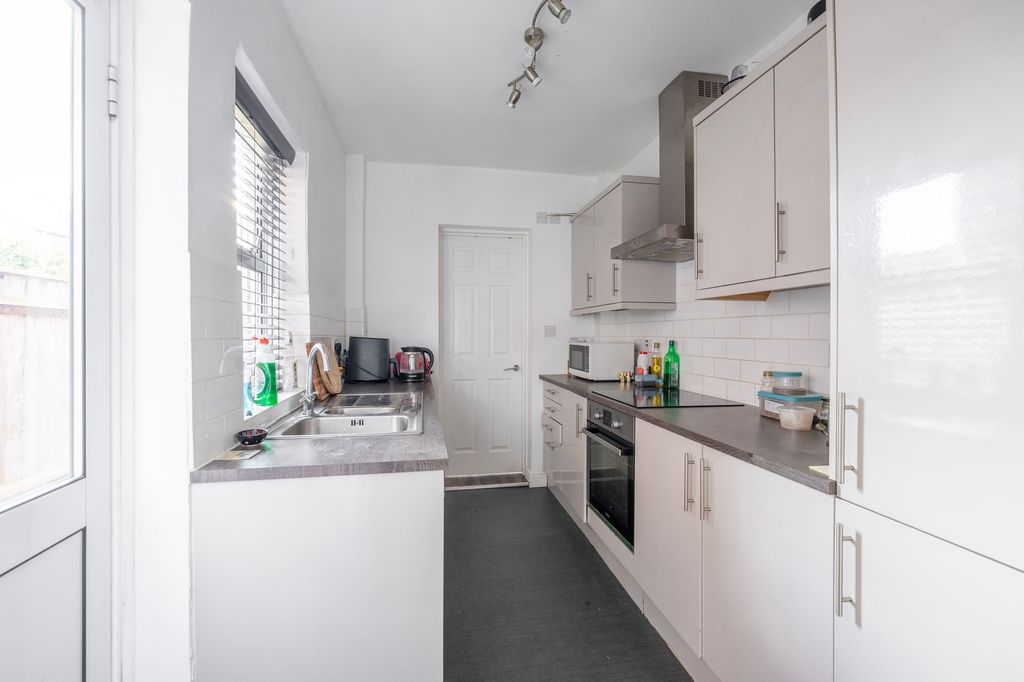 Property photo 2 of 16