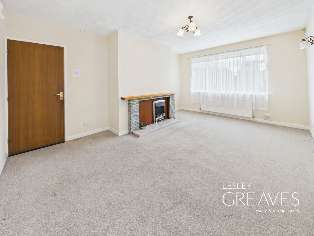 Property photo 3 of 18 Living Room