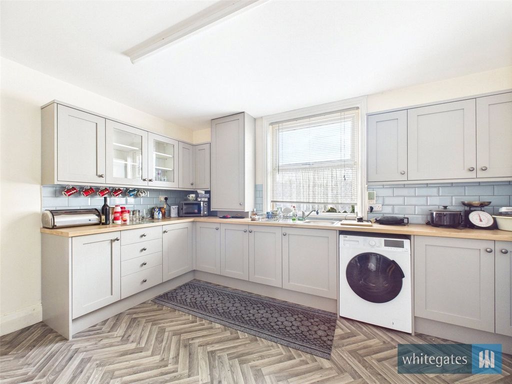 Property photo 3 of 11 Picture No. 05