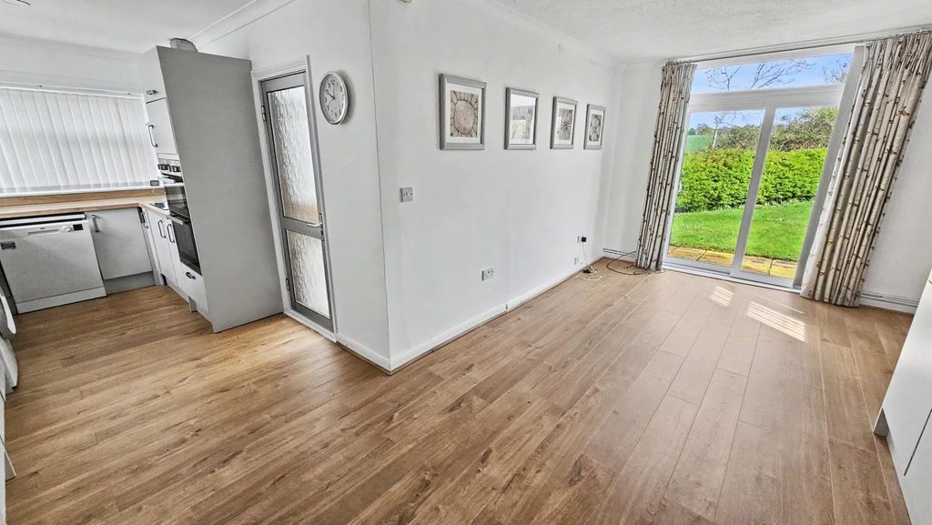 Property photo 2 of 21