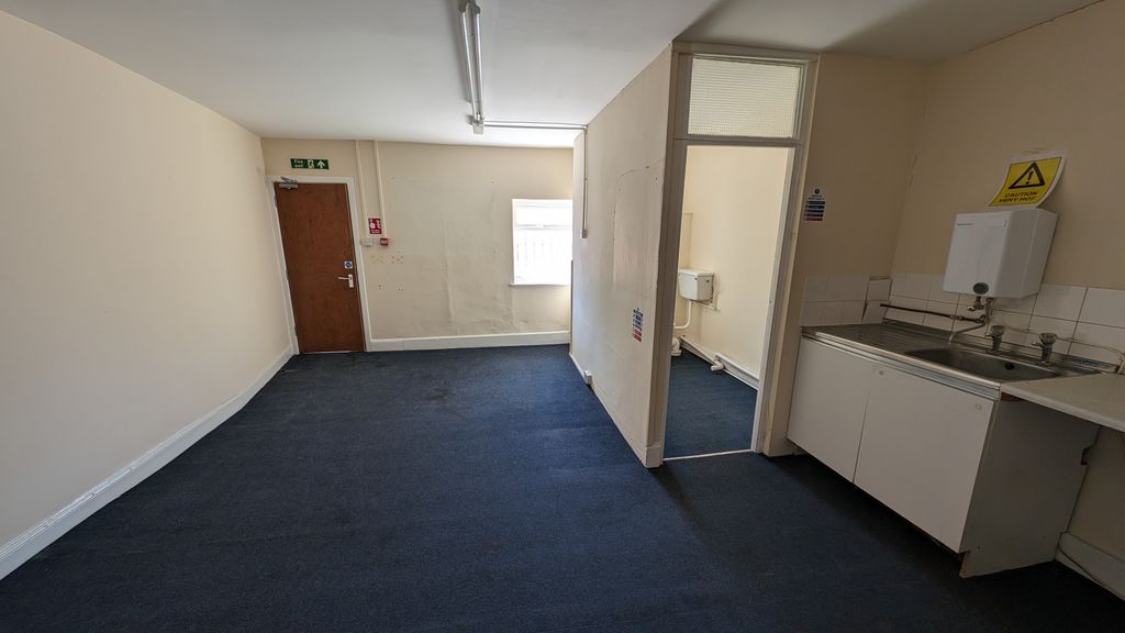 Property photo 2 of 6