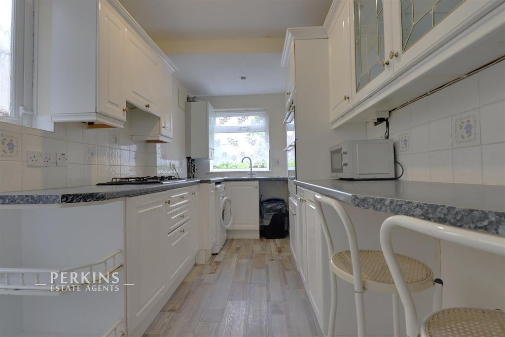 Property photo 1 of 8 Kitchen.Jpg