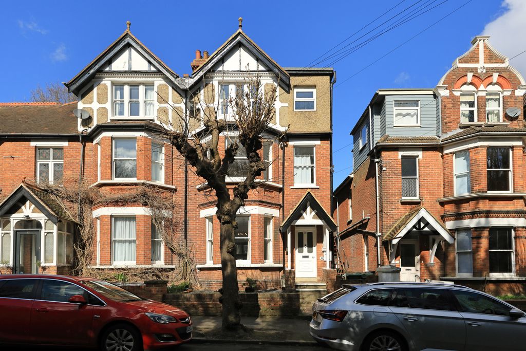 Property photo 1 of 18