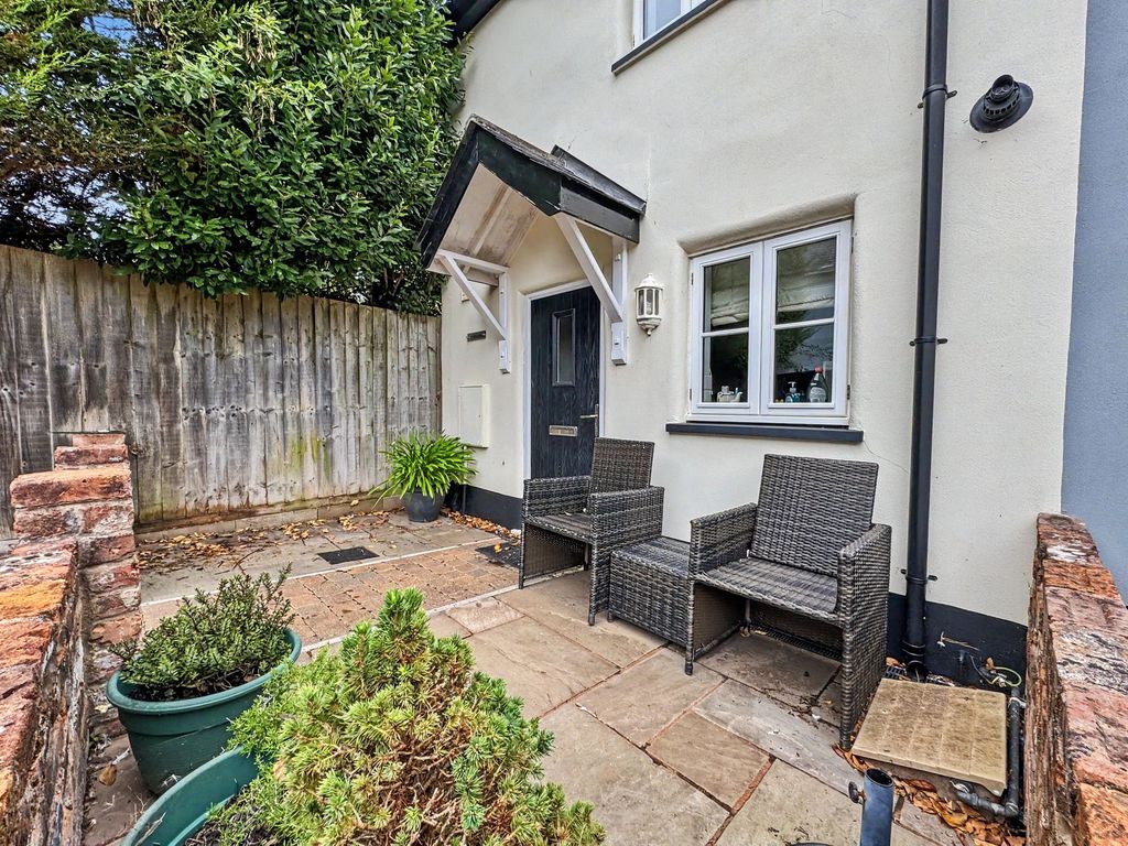 Property photo 2 of 9