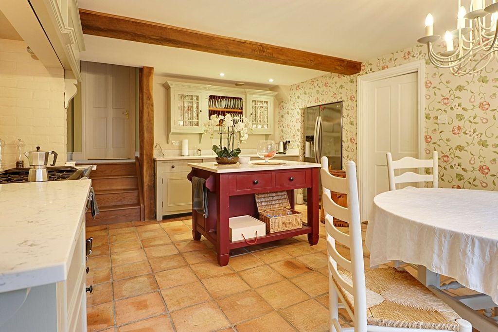 Property photo 2 of 21