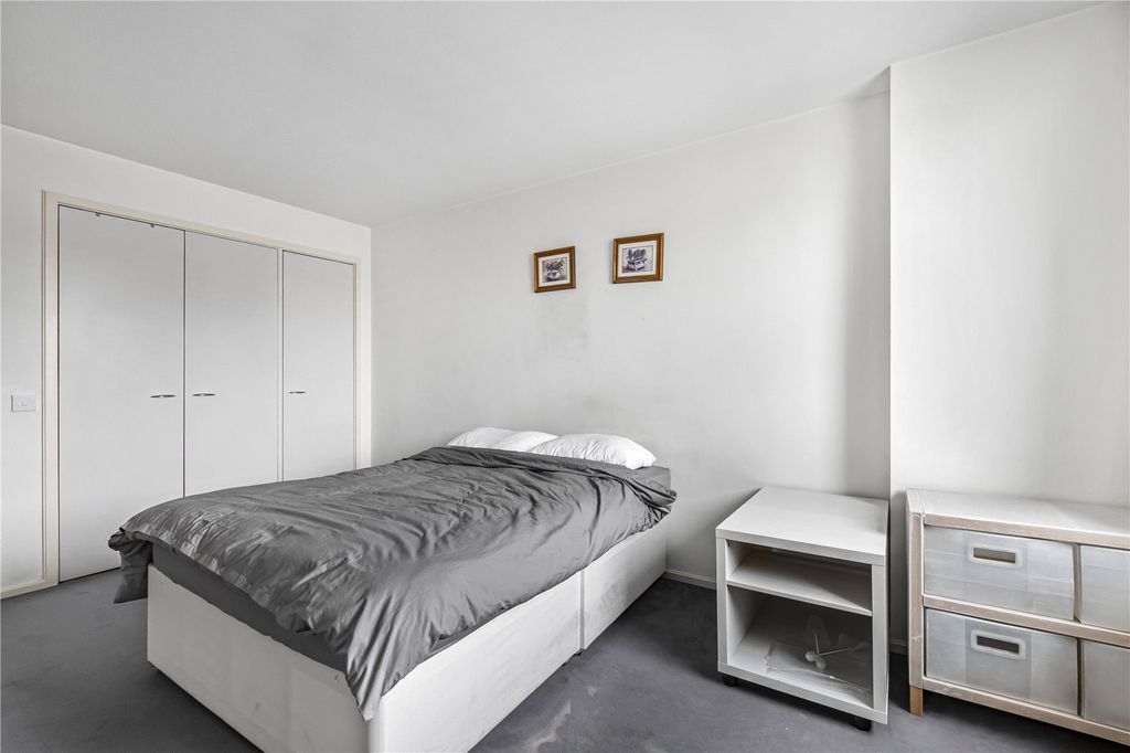 Property photo 3 of 12 Bedroom