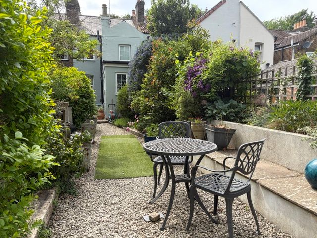 Property photo 1 of 23 Upper Garden