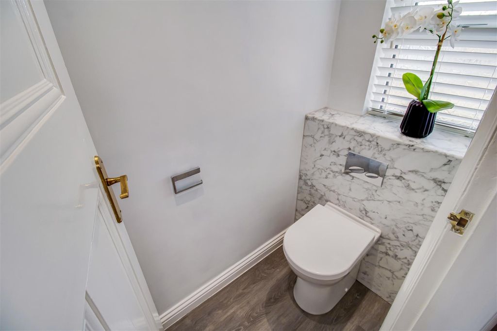 Additional image 9 of 3 bed detached house for saleWakefield Road, Earlsheaton, Dewsbury WF12