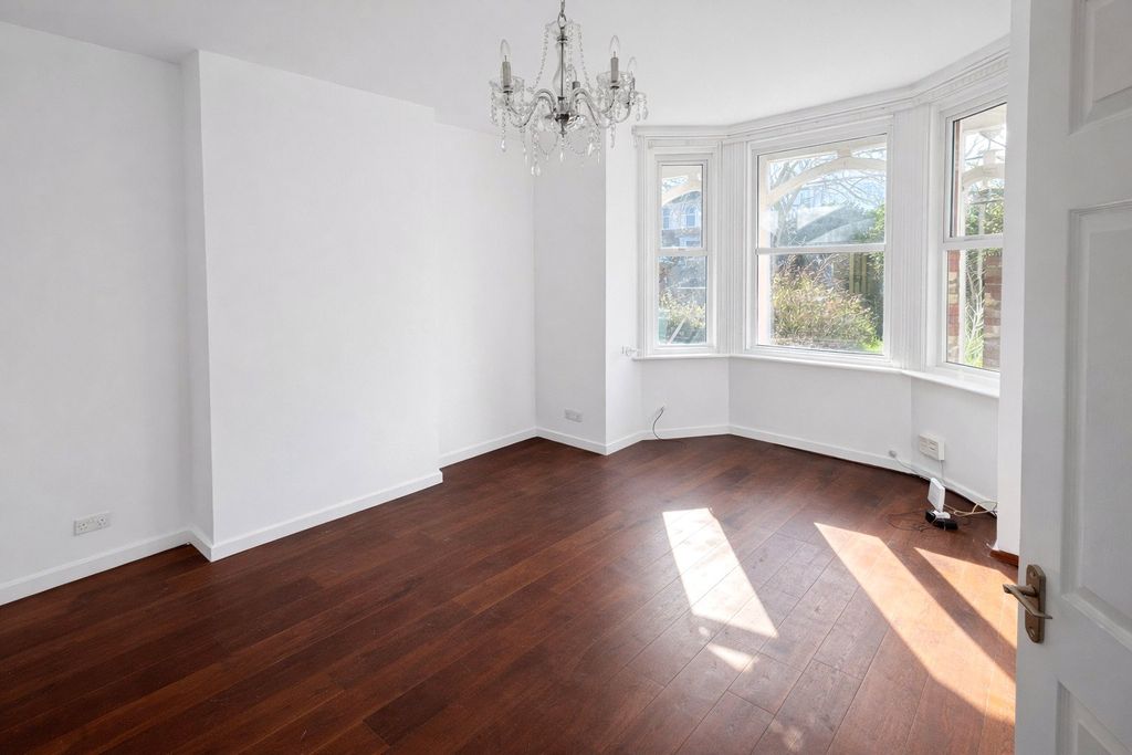 Property photo 2 of 8 Picture No. 06