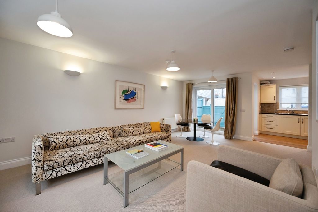 Property photo 1 of 19 Pbox-Img.Jpg