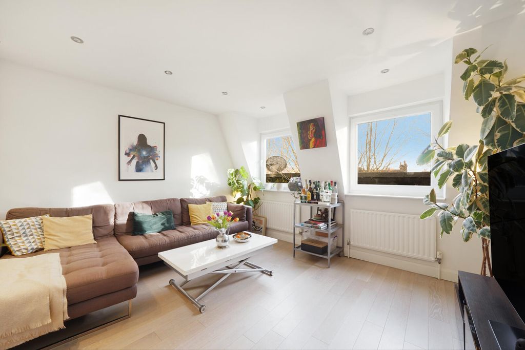 Property photo 2 of 10 Living Room