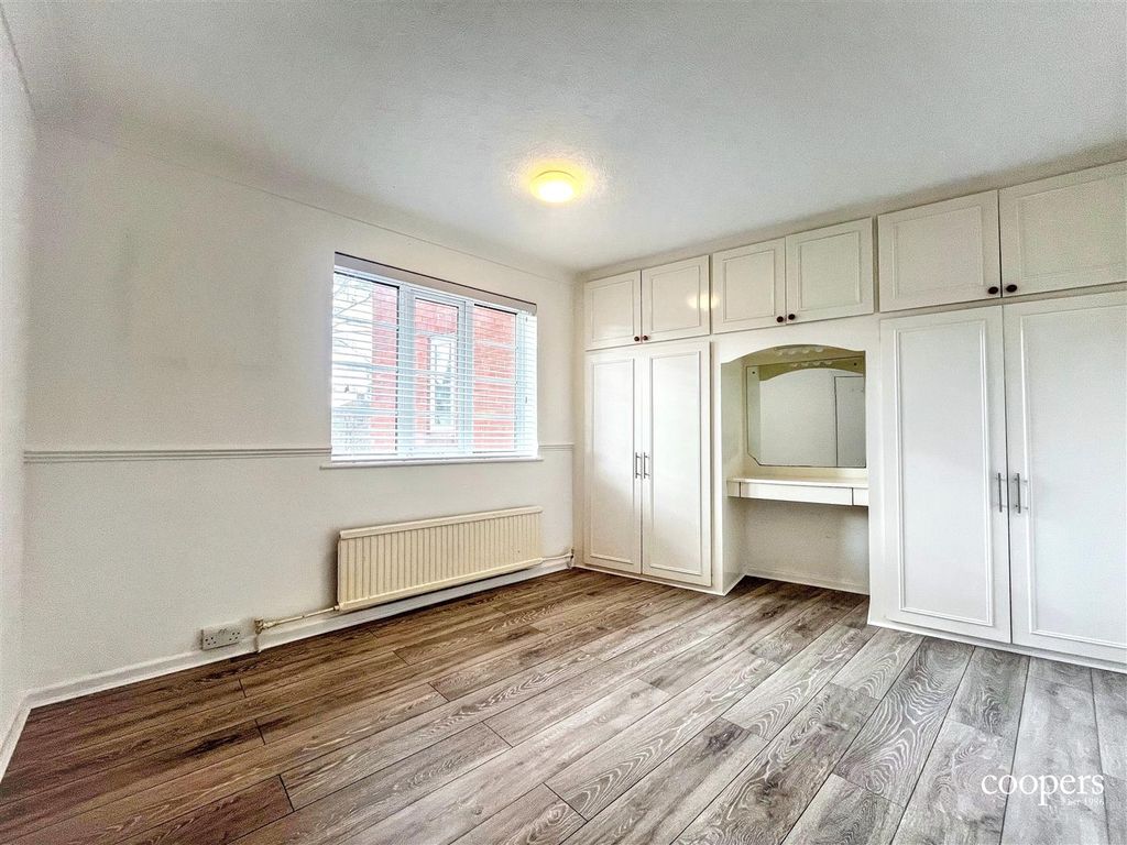 Property photo 2 of 7 Master Bedroom.Jpg