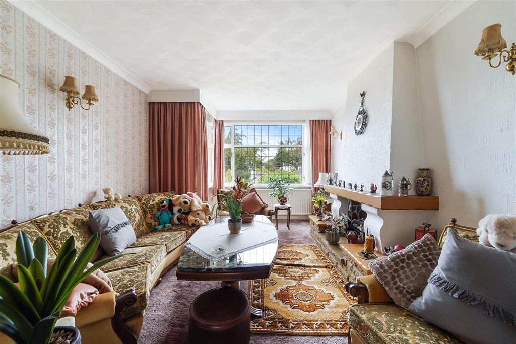 Property photo 2 of 20 Winkworth Road, 144  (2).Jpg