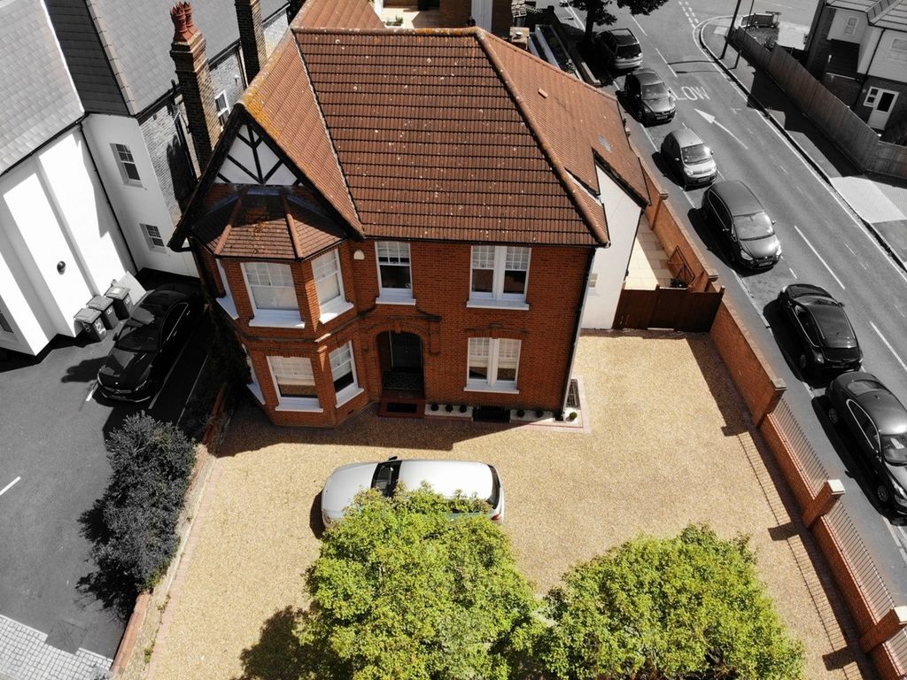 Property photo 3 of 23