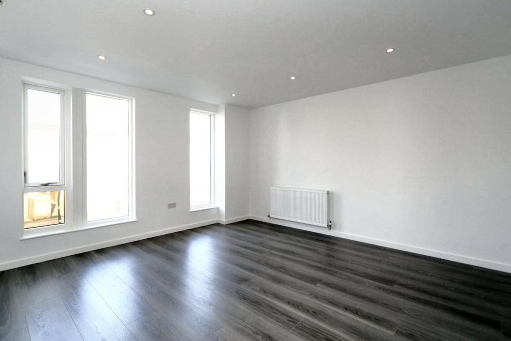 Property photo 3 of 7 Living/Dining