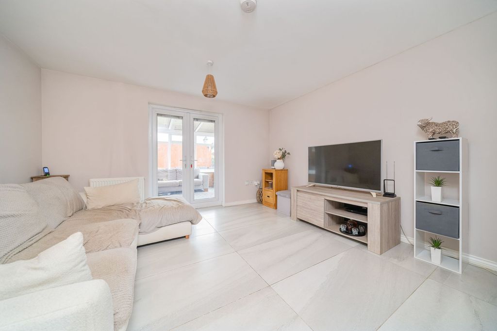 Property photo 3 of 22