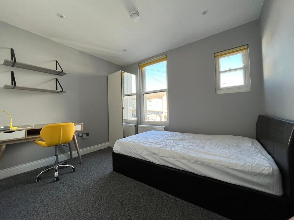 Property photo 2 of 25 4626511