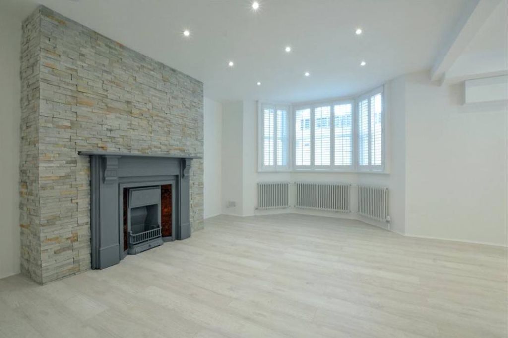 Property photo 1 of 16 3Â Bedroom Flat For Rent