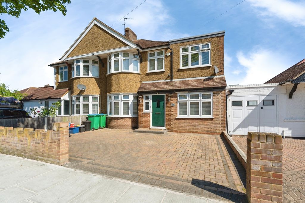 Property photo 1 of 17 Exterior