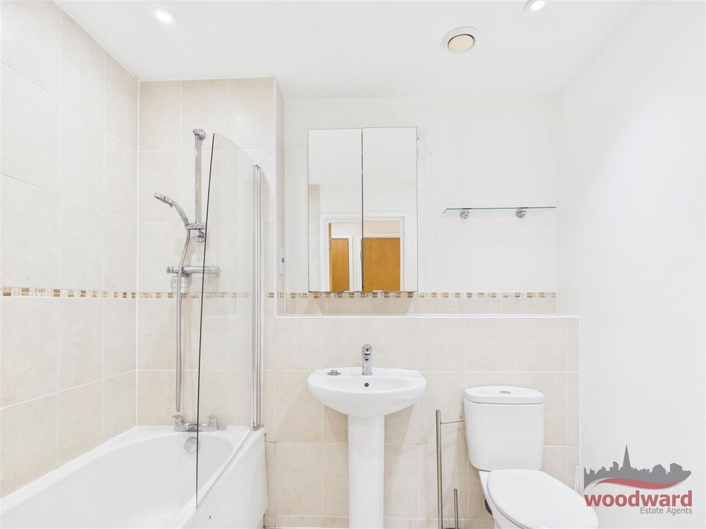 Property photo 3 of 8 Bathroom